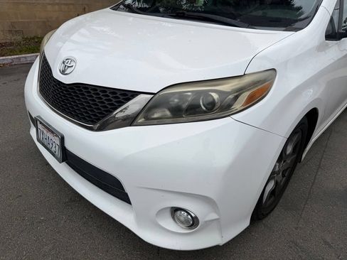 Used 2017 Toyota Sienna SE FWD image 5