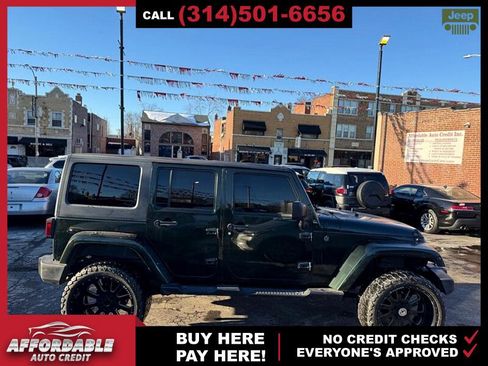 Used 2011 Jeep Wrangler Unlimited Sahara w/ Connectivity Group image 6