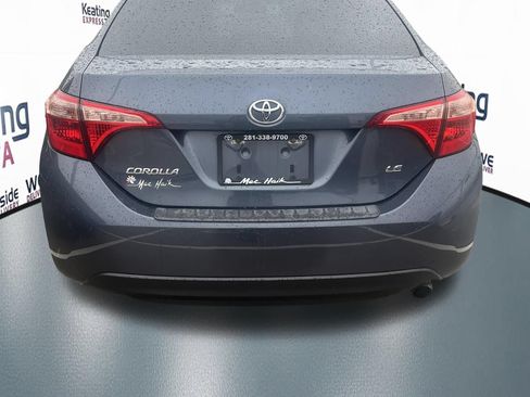 Used 2018 Toyota Corolla LE FWD image 3
