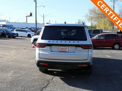 Used 2024 Jeep Wagoneer L Series II w/ Convenience Group I image 4