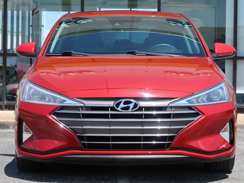 Used 2019 Hyundai Elantra SEL image 2