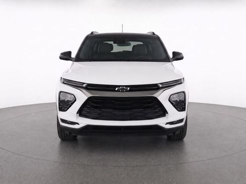 Used 2022 Chevrolet TrailBlazer RS w/ Technology Package FWD image 5