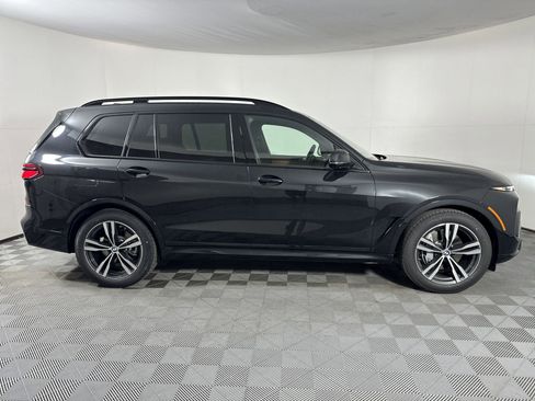 Used 2026 BMW X7 xDrive40i w/ M Sport Package image 8