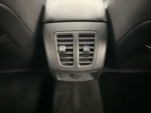 Used 2016 Ford Taurus Limited image 21