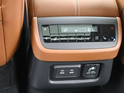 New 2026 Nissan Pathfinder Platinum image 16