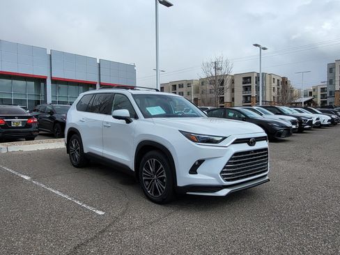 Certified 2024 Toyota Grand Highlander AWD Hybrid image 7