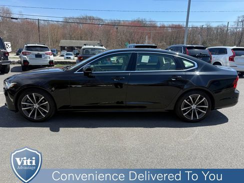 Used 2021 Volvo S90 T6 Momentum image 5