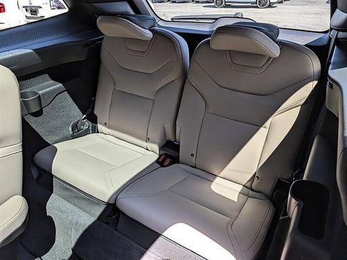 Used 2025 Volvo EX90 Plus AWD/4WD image 28