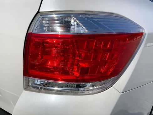Used 2013 Toyota Highlander Limited image 30