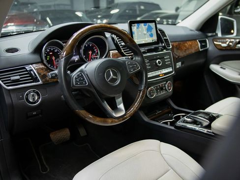 Used 2017 Mercedes-Benz GLS 550 4MATIC image 21