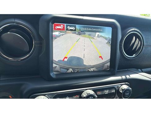 Used 2021 Jeep Wrangler Unlimited Sahara AWD/4WD image 16