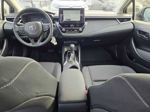 Used 2025 Toyota Corolla LE image 20