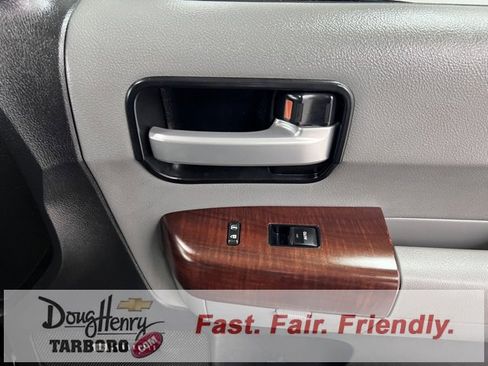 Used 2011 Toyota Sequoia Platinum image 41