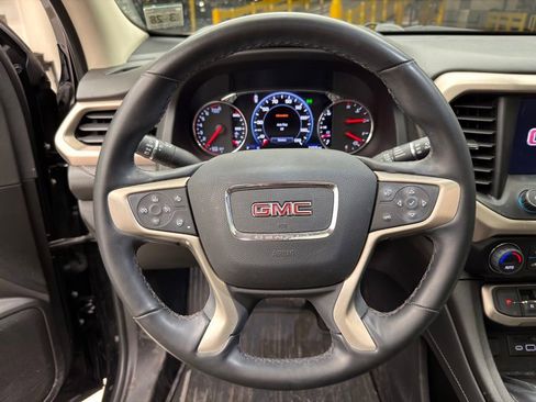 Used 2023 GMC Acadia Denali w/ Denali Technology Package image 8