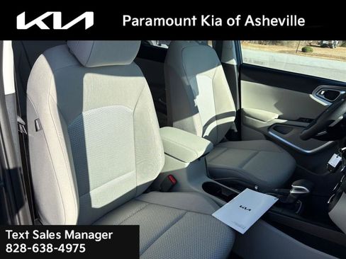 New 2025 Kia Soul LX image 17