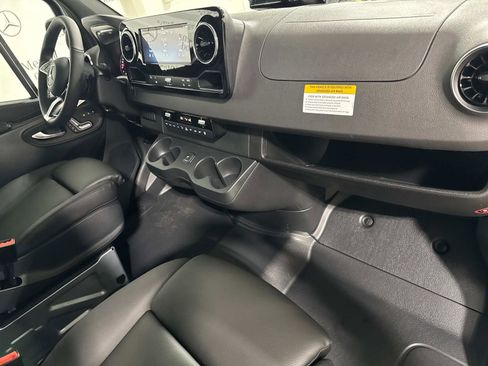 New 2025 Mercedes-Benz Sprinter 2500 image 11