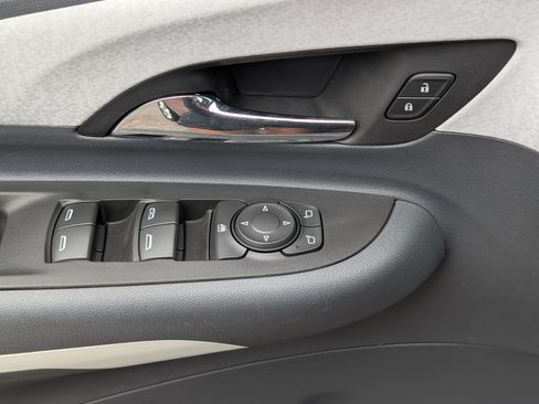 Used 2020 Chevrolet Bolt LT FWD image 15