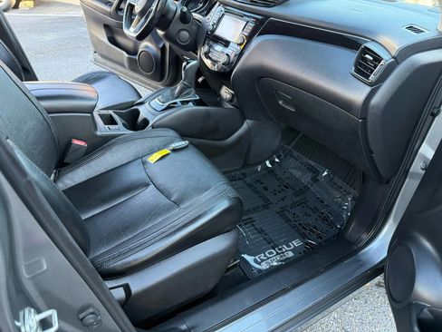 Used 2018 Nissan Rogue Sport SL image 22