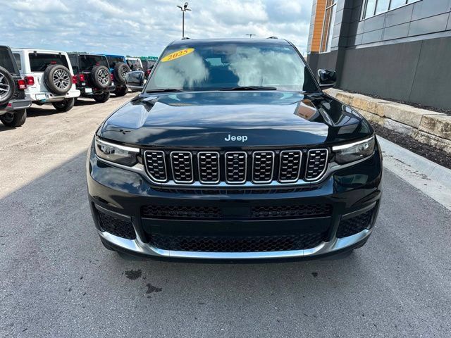 Used 2025 Jeep Grand Cherokee L Summit AWD/4WD image 8