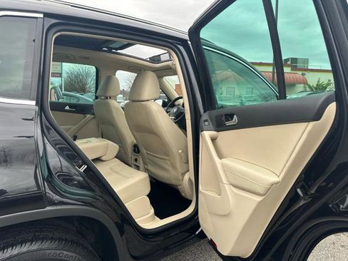 Used 2017 Volkswagen Tiguan Wolfsburg Edition image 17