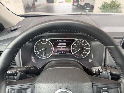 Used 2025 Nissan Rogue SV FWD image 42