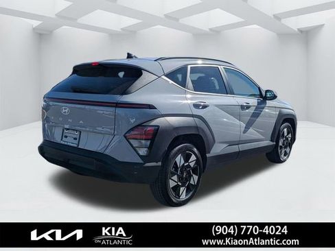 Used 2025 Hyundai Kona SEL image 3