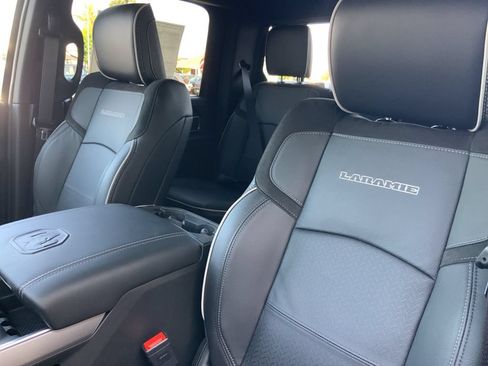 New 2025 RAM 2500 Laramie AWD/4WD image 18
