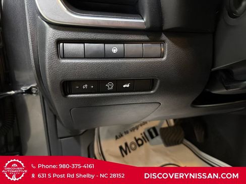 Certified 2025 Nissan Rogue SV AWD/4WD image 14
