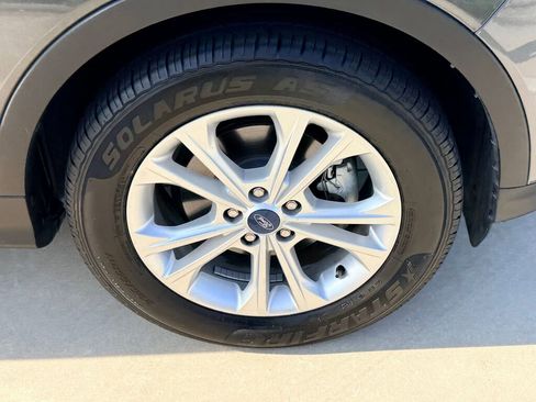 Used 2019 Ford Escape SEL image 15