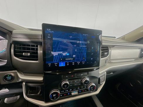Used 2024 Ford Expedition Max XLT image 21