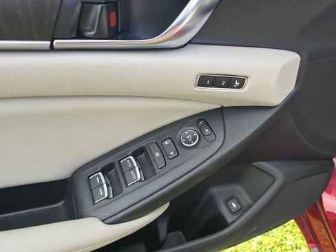 Used 2018 Honda Accord EX-L image 10