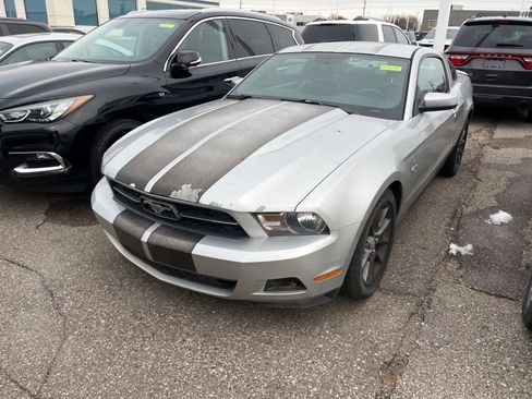 Used 2010 Ford Mustang Coupe image 4