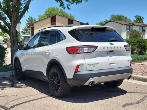Used 2022 Ford Escape Titanium w/ Titanium Elite Package FWD image 3