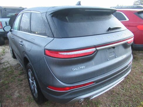 Used 2023 Lincoln Corsair FWD image 3