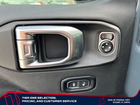 Used 2024 Jeep Wrangler Unlimited Rubicon AWD/4WD image 12