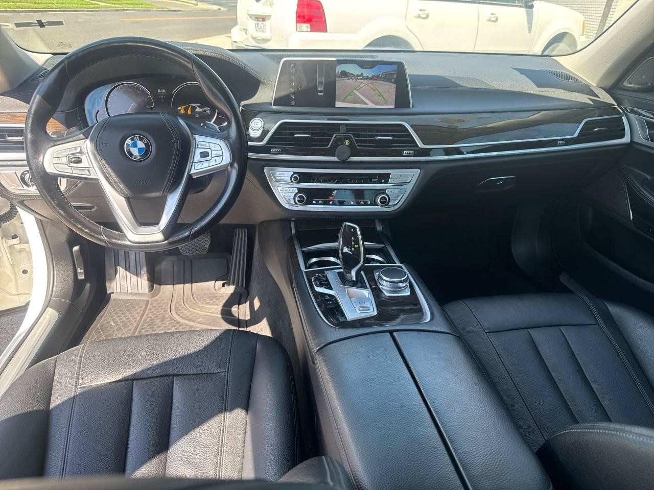 Used 2019 BMW 740i xDrive AWD/4WD image 12