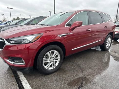 Used 2019 Buick Enclave Essence image 2