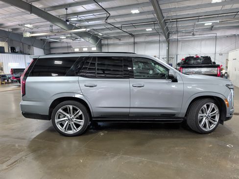 Used 2025 Cadillac Escalade Sport Platinum w/ LPO, Floor Liner Package AWD/4WD image 2