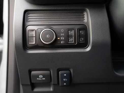 Used 2025 Ford F450 Platinum image 18