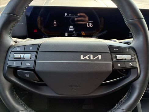Used 2026 Kia Sportage LX FWD image 23