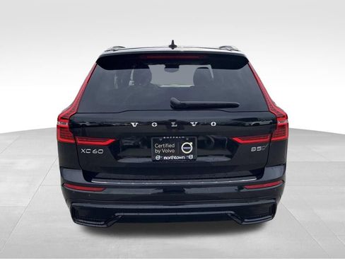 Certified 2024 Volvo XC60 B5 Plus w/ Protection Package Premier AWD/4WD image 39