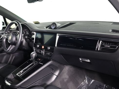 Certified 2023 Porsche Macan S AWD/4WD image 24