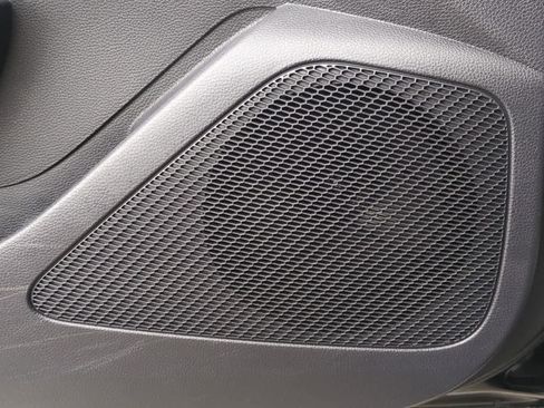 Used 2025 Toyota Corolla LE image 30