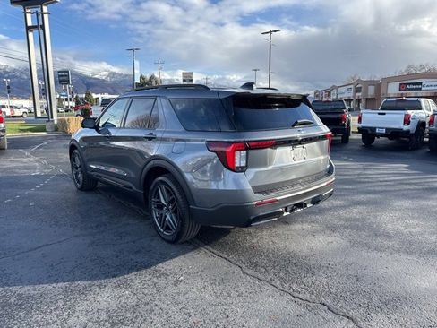 Used 2025 Ford Explorer ST-Line w/ Premium Package image 5