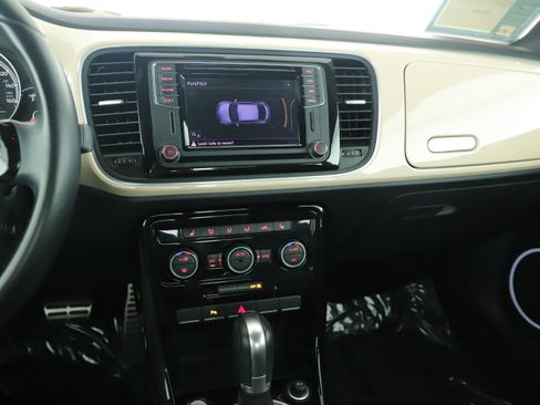 Used 2019 Volkswagen Beetle 2.0T Final Edition SEL image 18