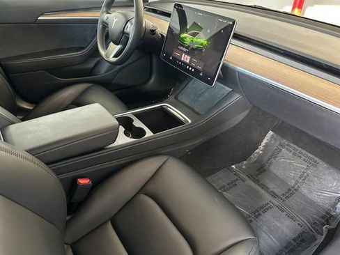 Used 2023 Tesla Model 3 Standard Range image 17