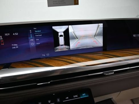 Certified 2025 Cadillac Escalade Premium Luxury Platinum AWD/4WD image 35
