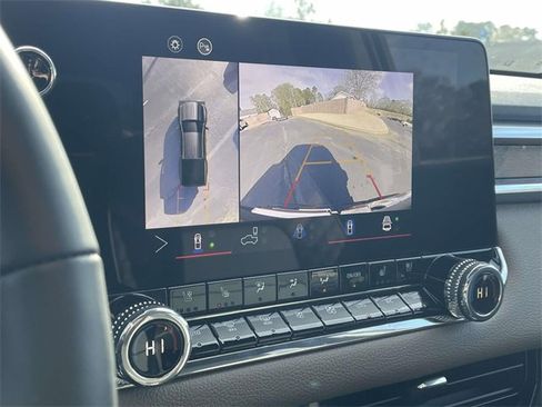 Used 2025 GMC Canyon Denali image 25