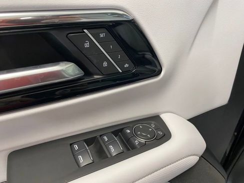 New 2025 Chevrolet Suburban Premier image 13