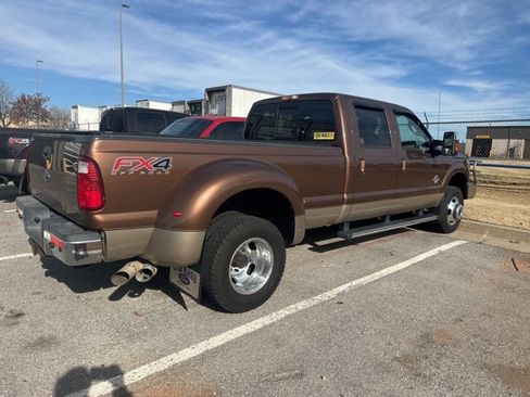Used 2012 Ford F350 Lariat w/ Chrome Pkg image 3